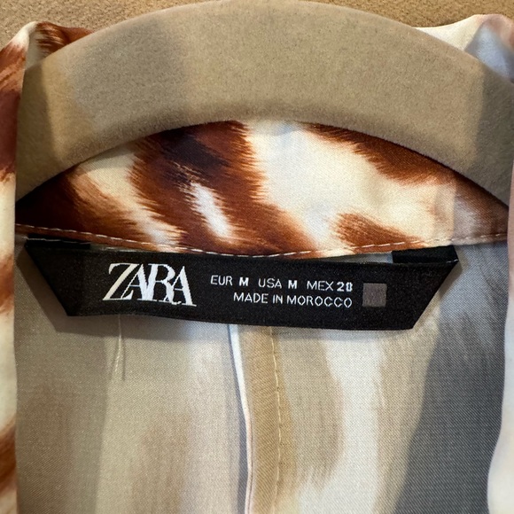 Zara Giraffe Print Blouse - Size medium - Picture 7 of 10